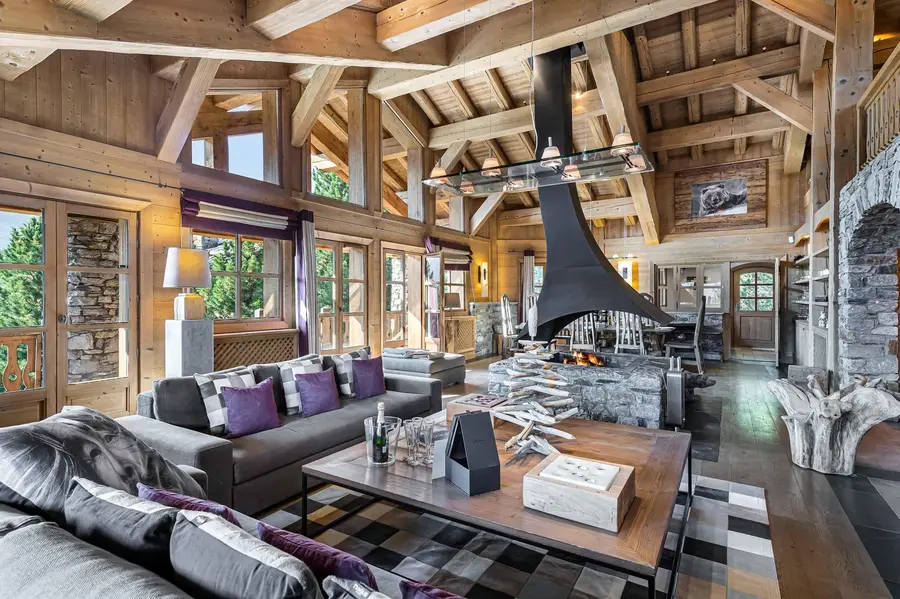Everest interior view 3