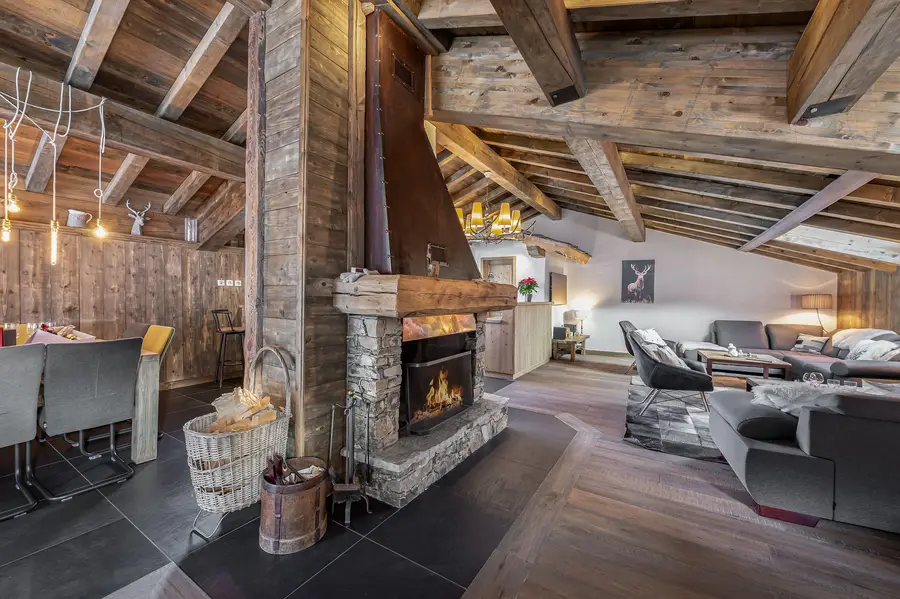 Etagne interior view 5