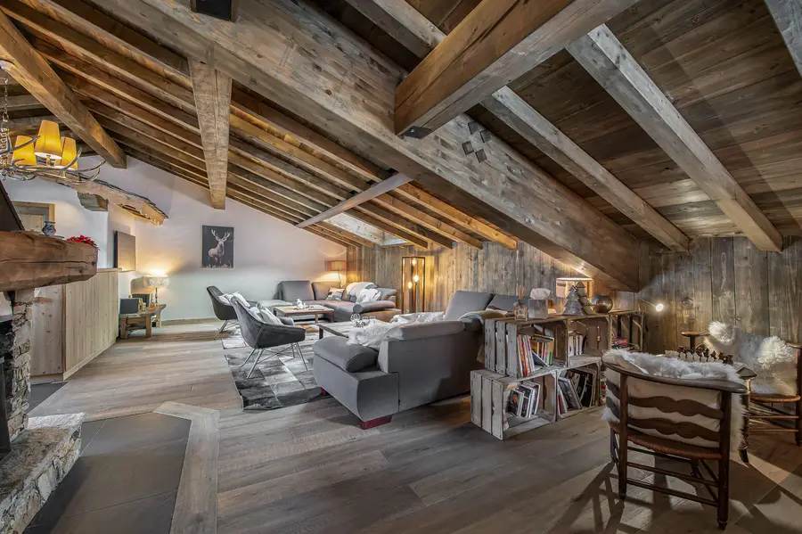 Etagne interior view 4