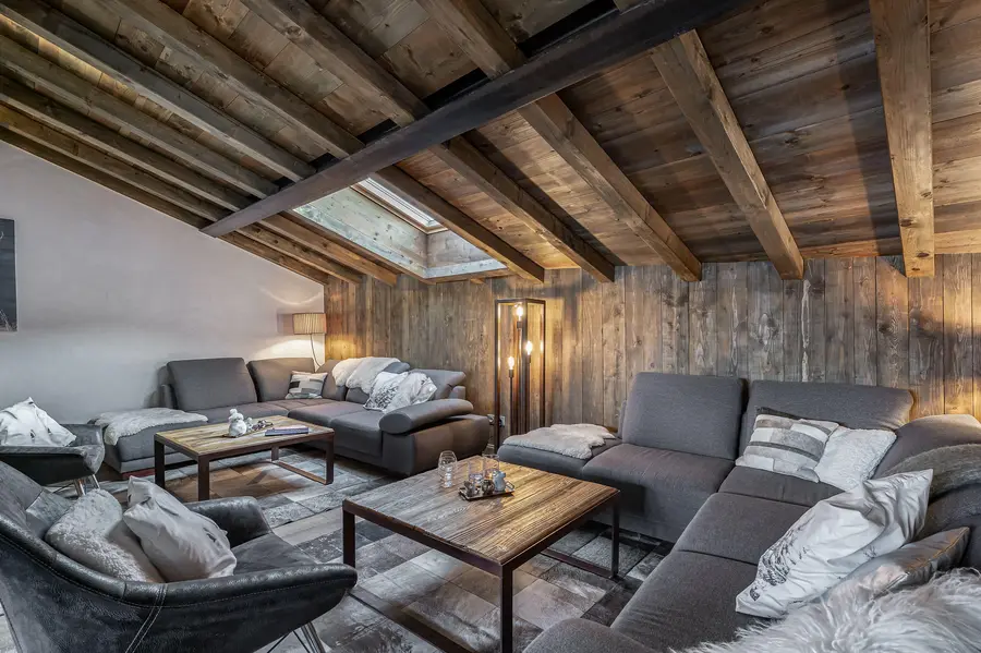 Etagne interior view 2