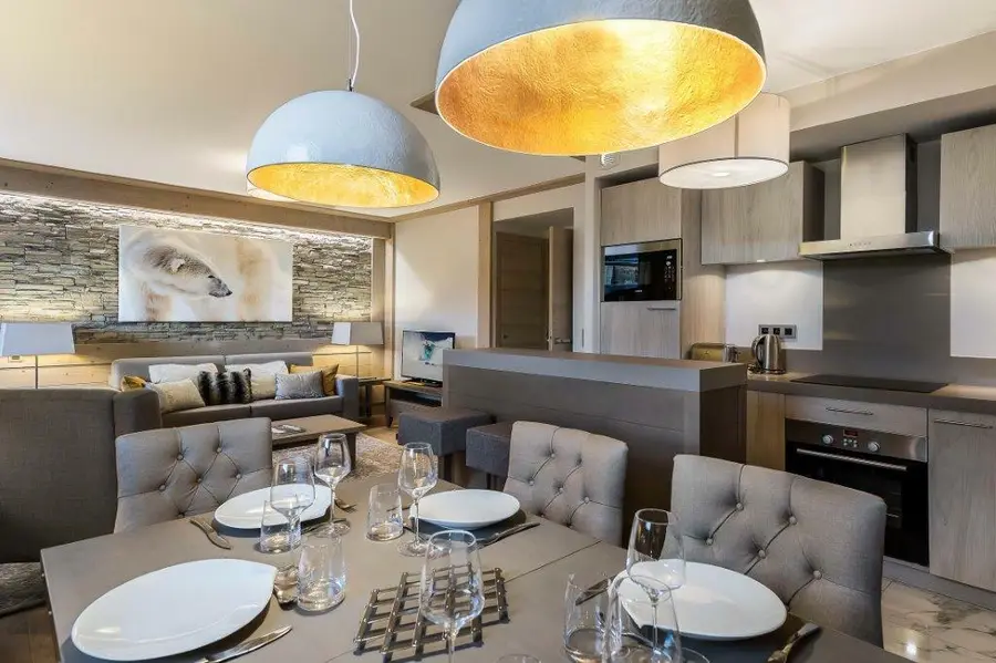 Carré Blanc 110 interior view 3