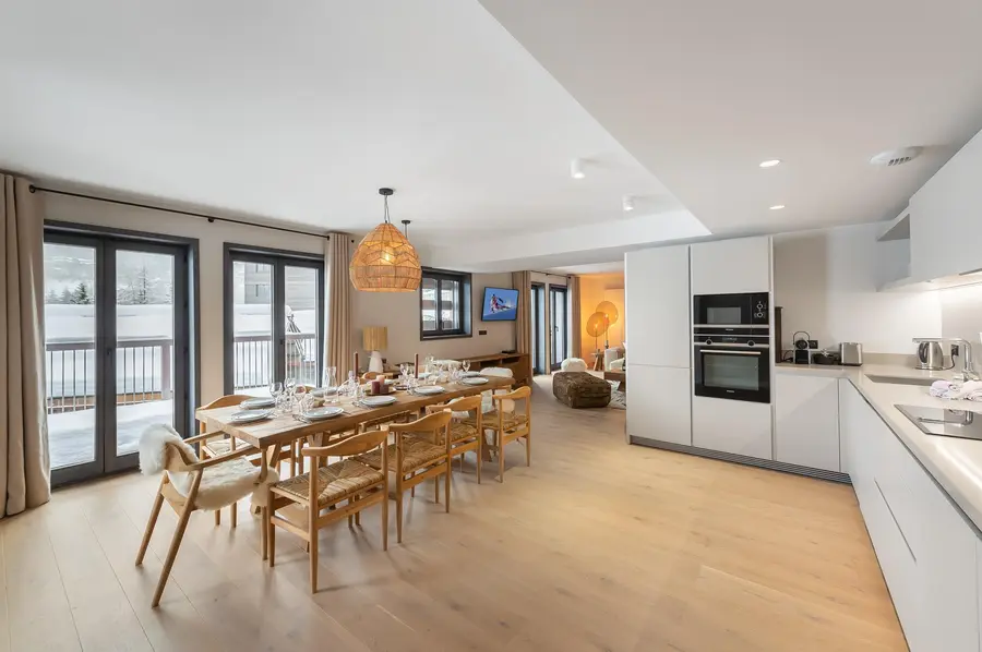 Alpamayor Algonquin interior view 2