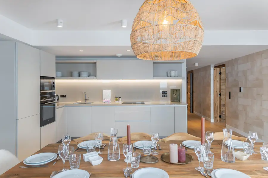 Alpamayor Algonquin interior view 3