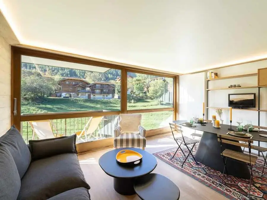 Le Lac 37 interior view 2
