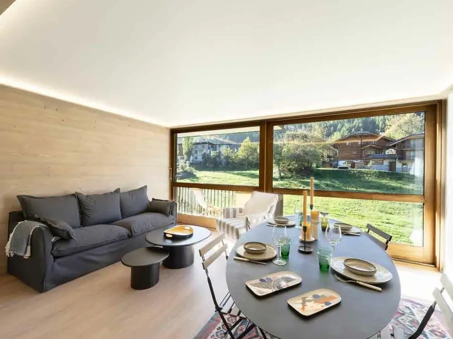 Le Lac 37 interior view 3