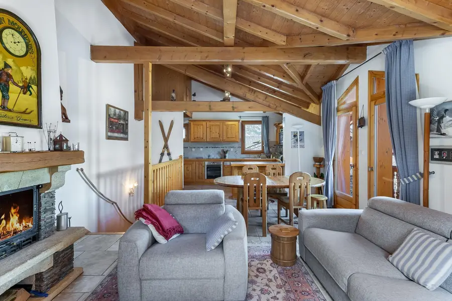 DANDRINA interior view 3