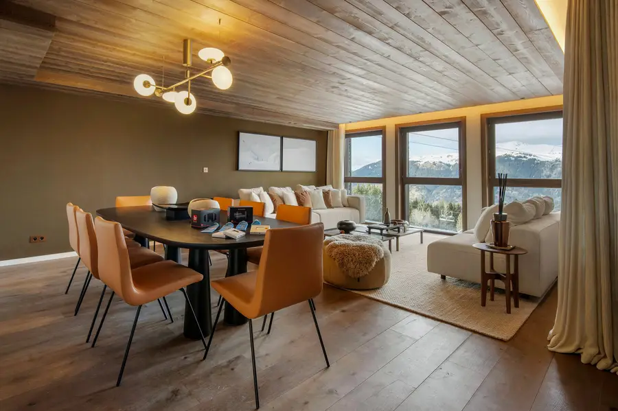 Atmosphere - 102 interior view 4