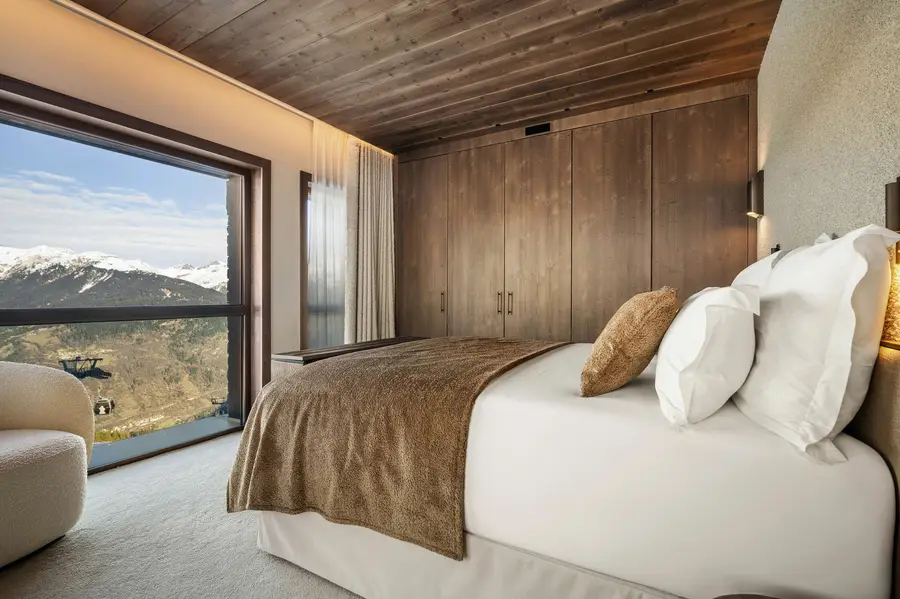 Atmosphere - 401 interior view 4