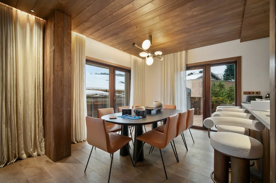 Atmosphere - 402 interior view 2