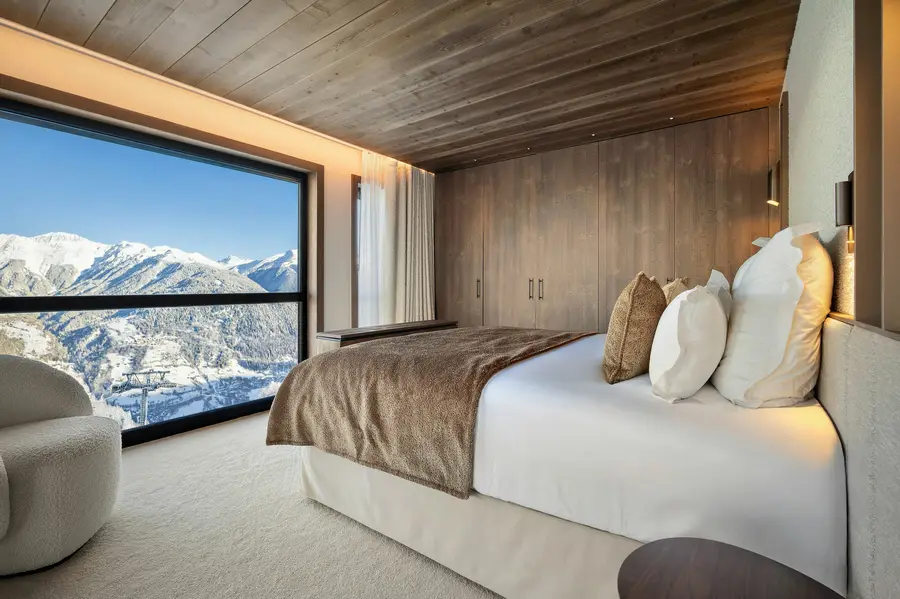 Atmosphere - 501 interior view 5