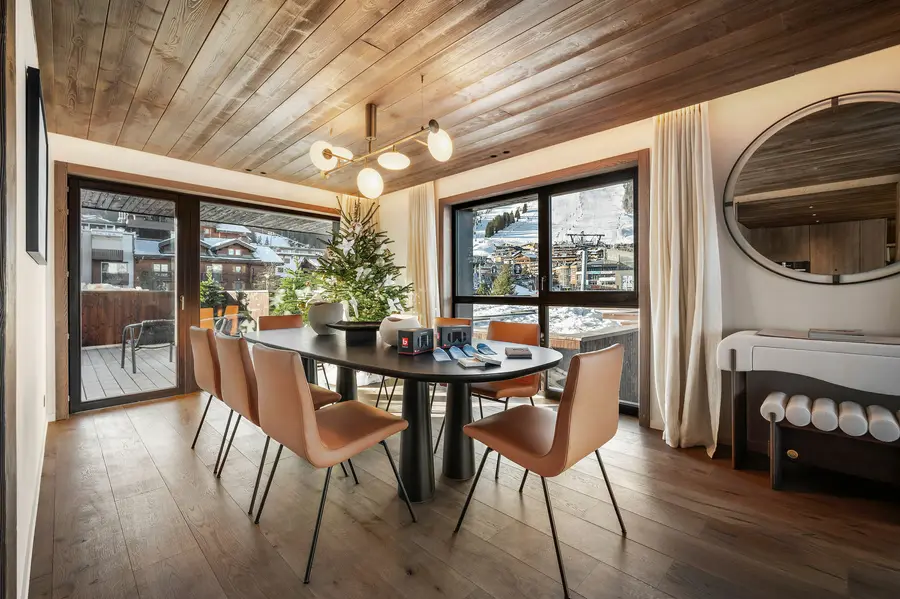 Atmosphere - 501 interior view 3