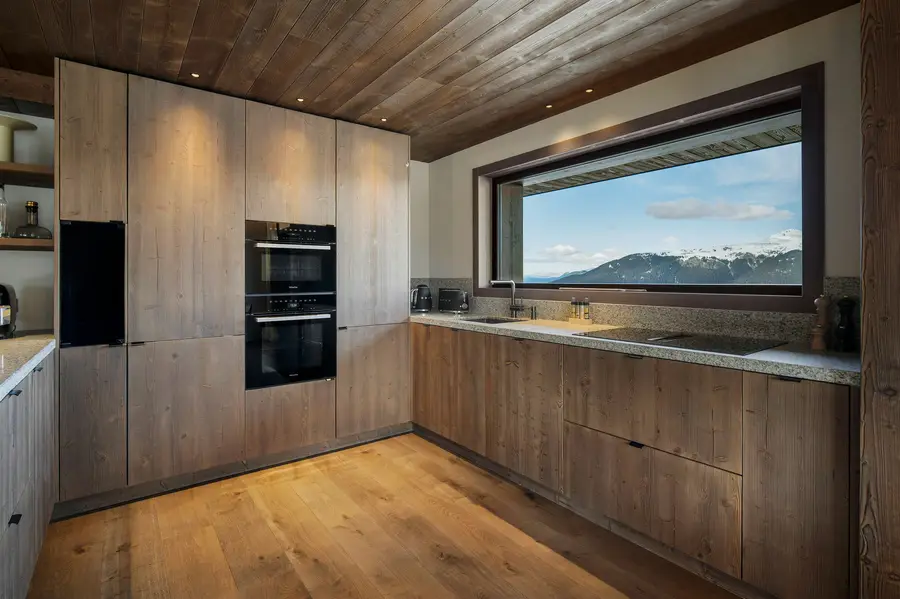 Atmosphere - 502 interior view 4