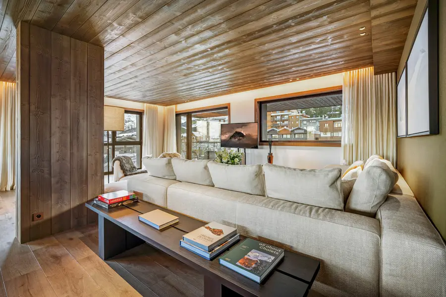 Atmosphere - 602 interior view 2