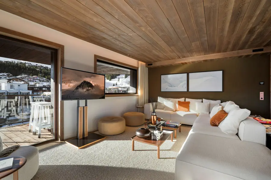 Atmosphere - 802 interior view 2