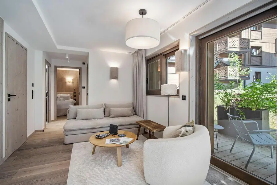 Cinq Sommets 401 interior view 4