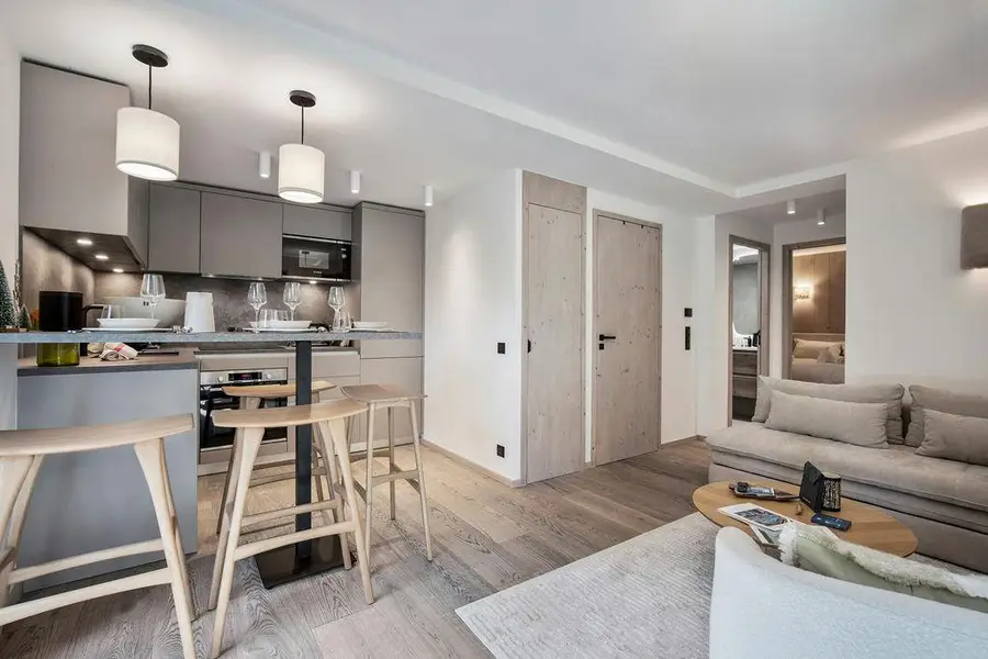 Cinq Sommets 401 interior view 5