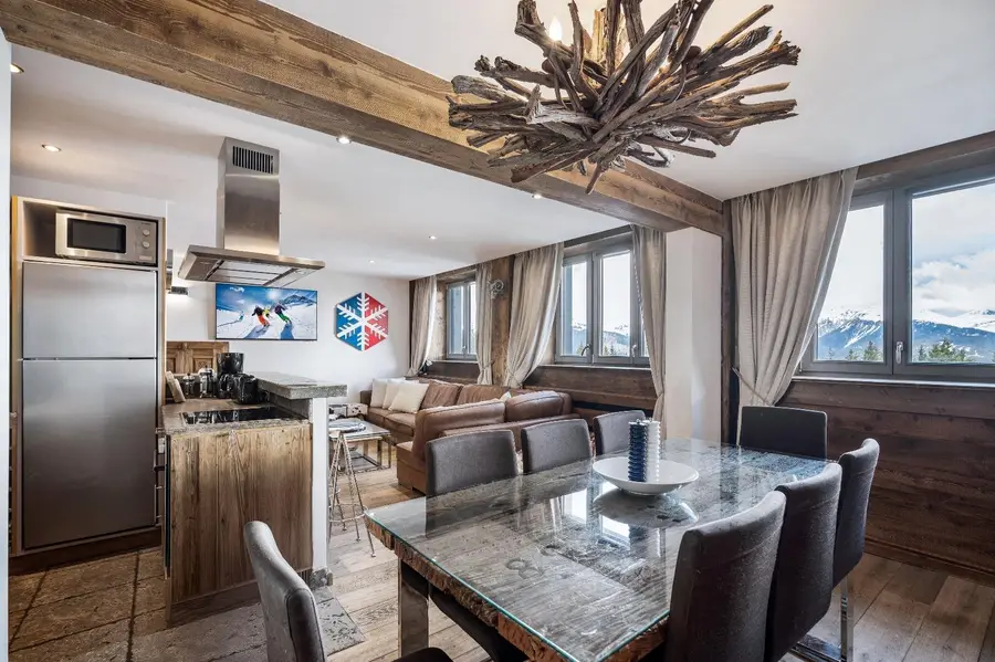Portes de Courchevel 330B interior view 3