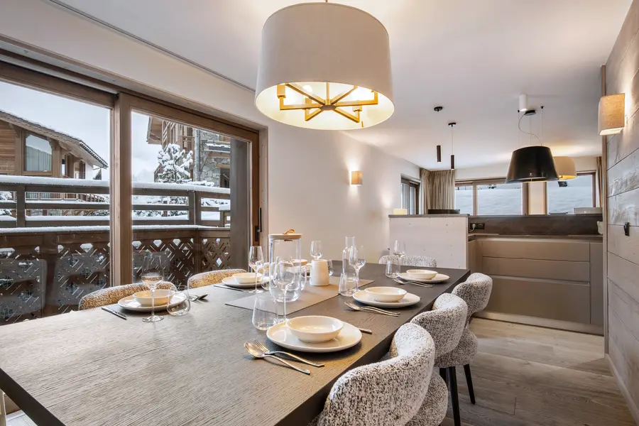 Cinq Sommets 411 interior view 3