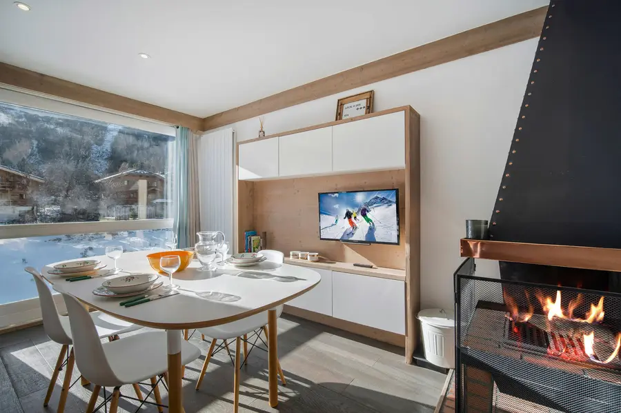 Lac 43 interior view 2