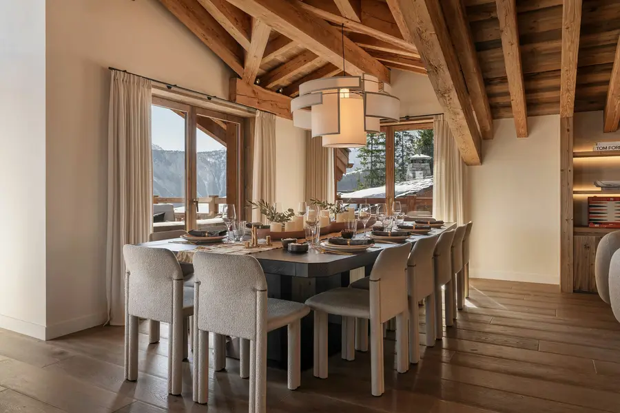 Moon 1850 interior view 3