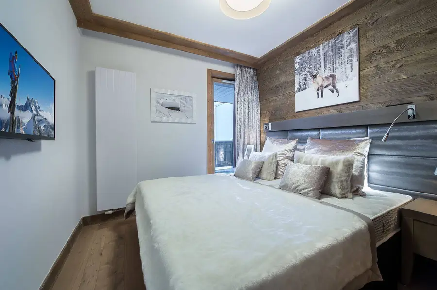 Carre Blanc 234 interior view 5