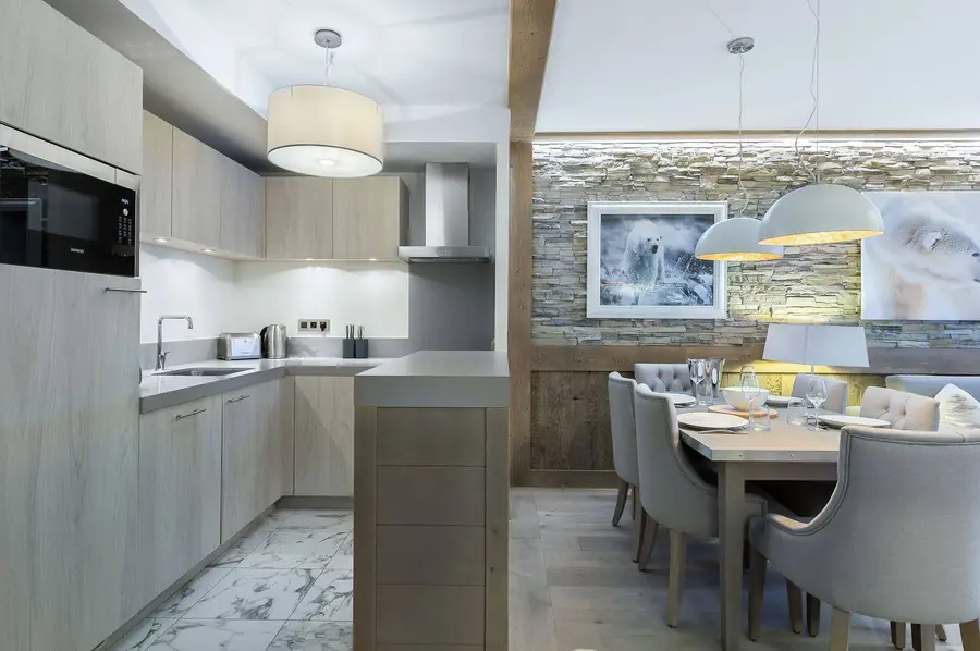 Carre Blanc 234 interior view 3