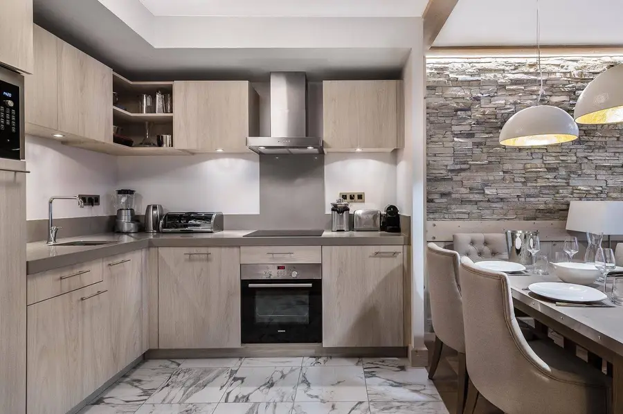 Carre Blanc 235 interior view 2