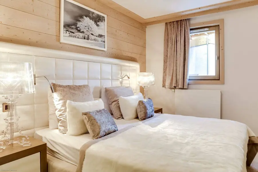 Carre Blanc 130 interior view 2