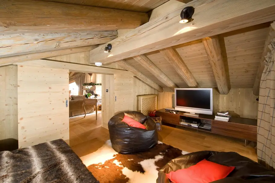 Aigle Blanc interior view 3