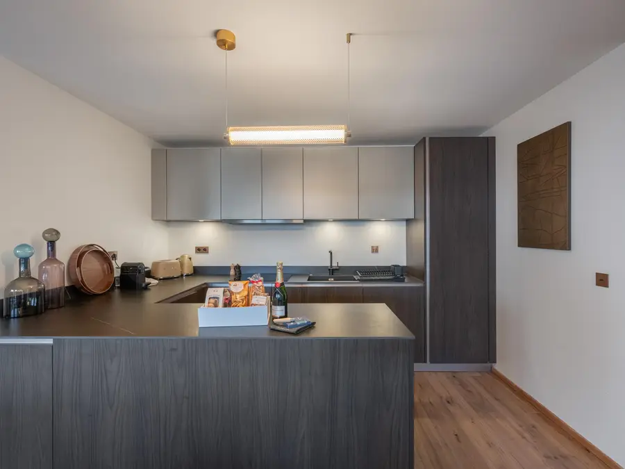 Avorio interior view 4