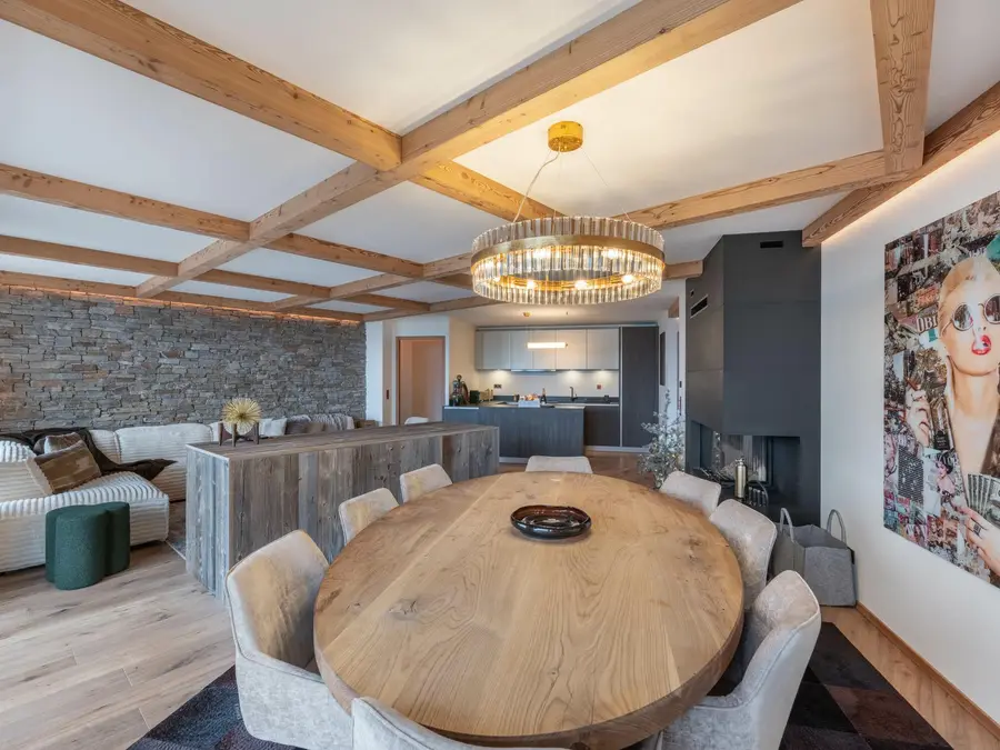 Avorio interior view 3