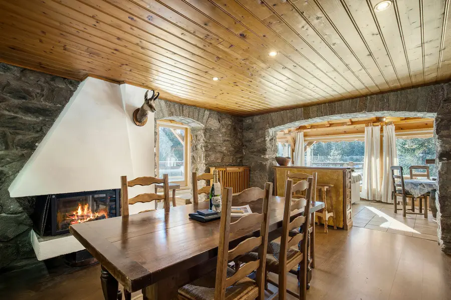 L'Ecureuil sur le toit interior view 4